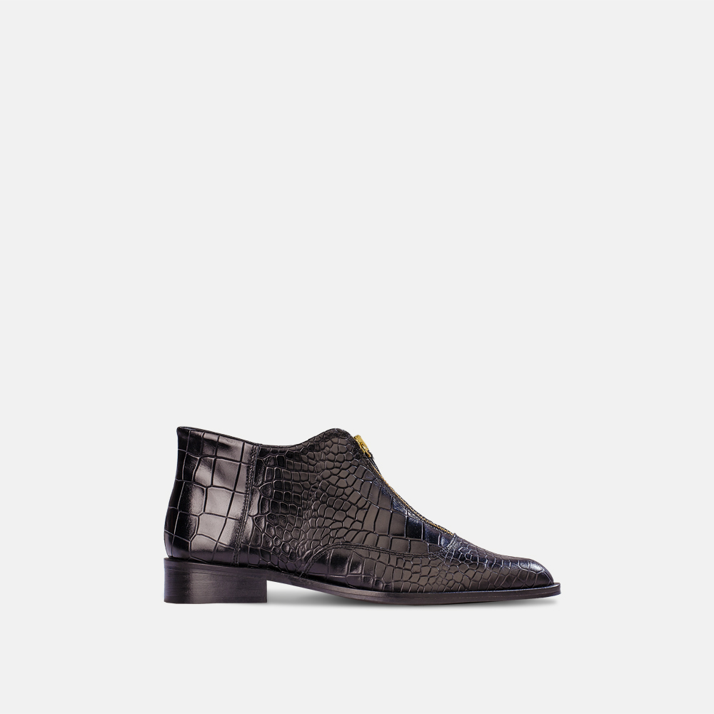 Carela Shoes